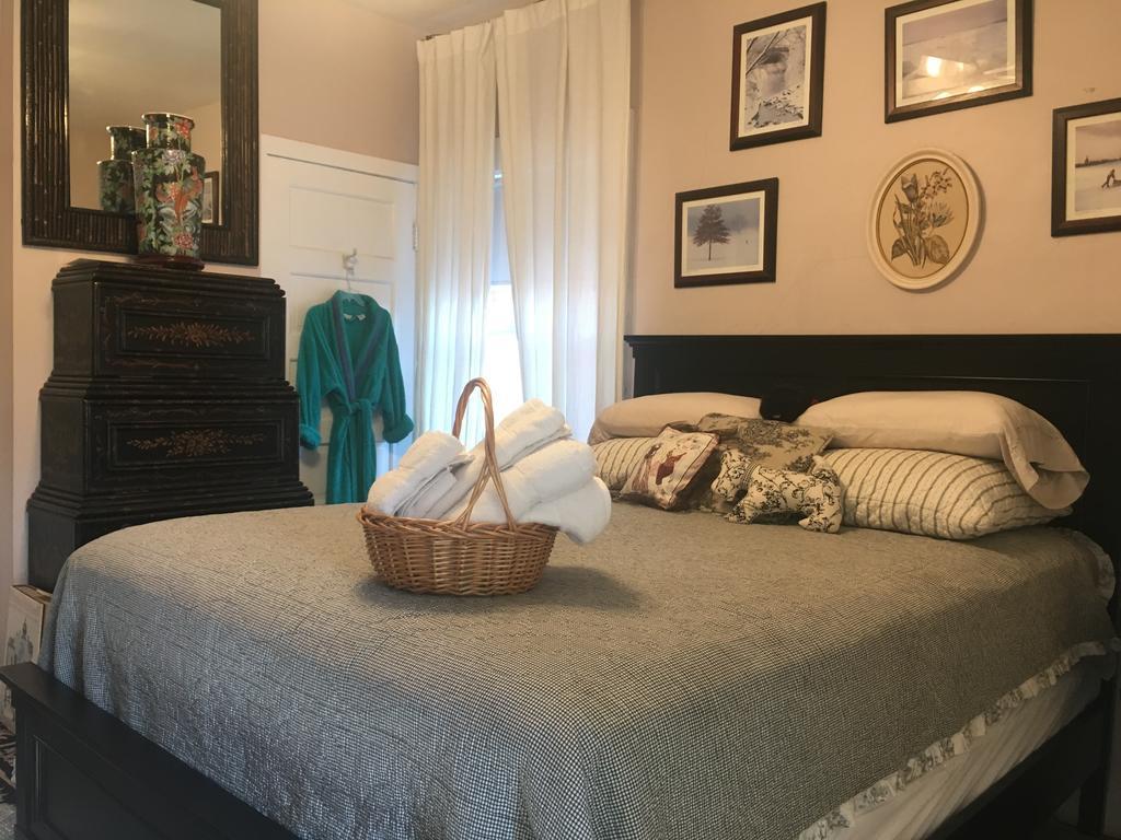 Dresden B & B Los Angeles Rum bild